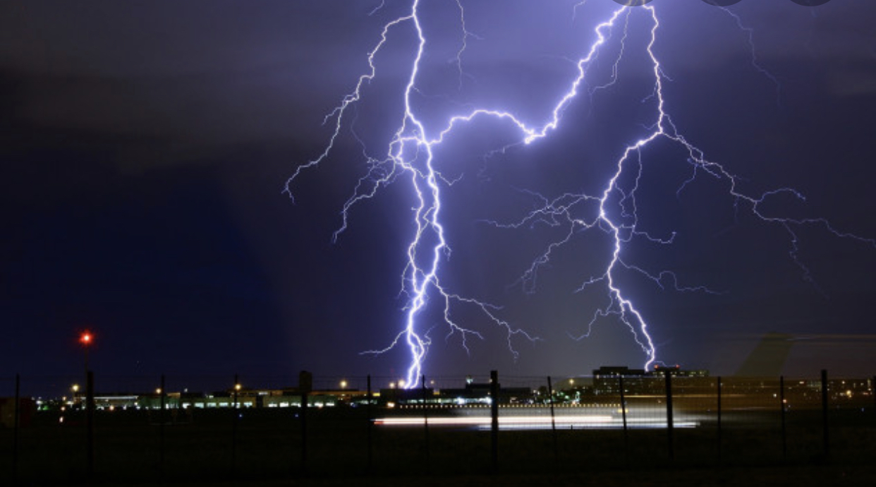 lightening on the cityIMG_9322